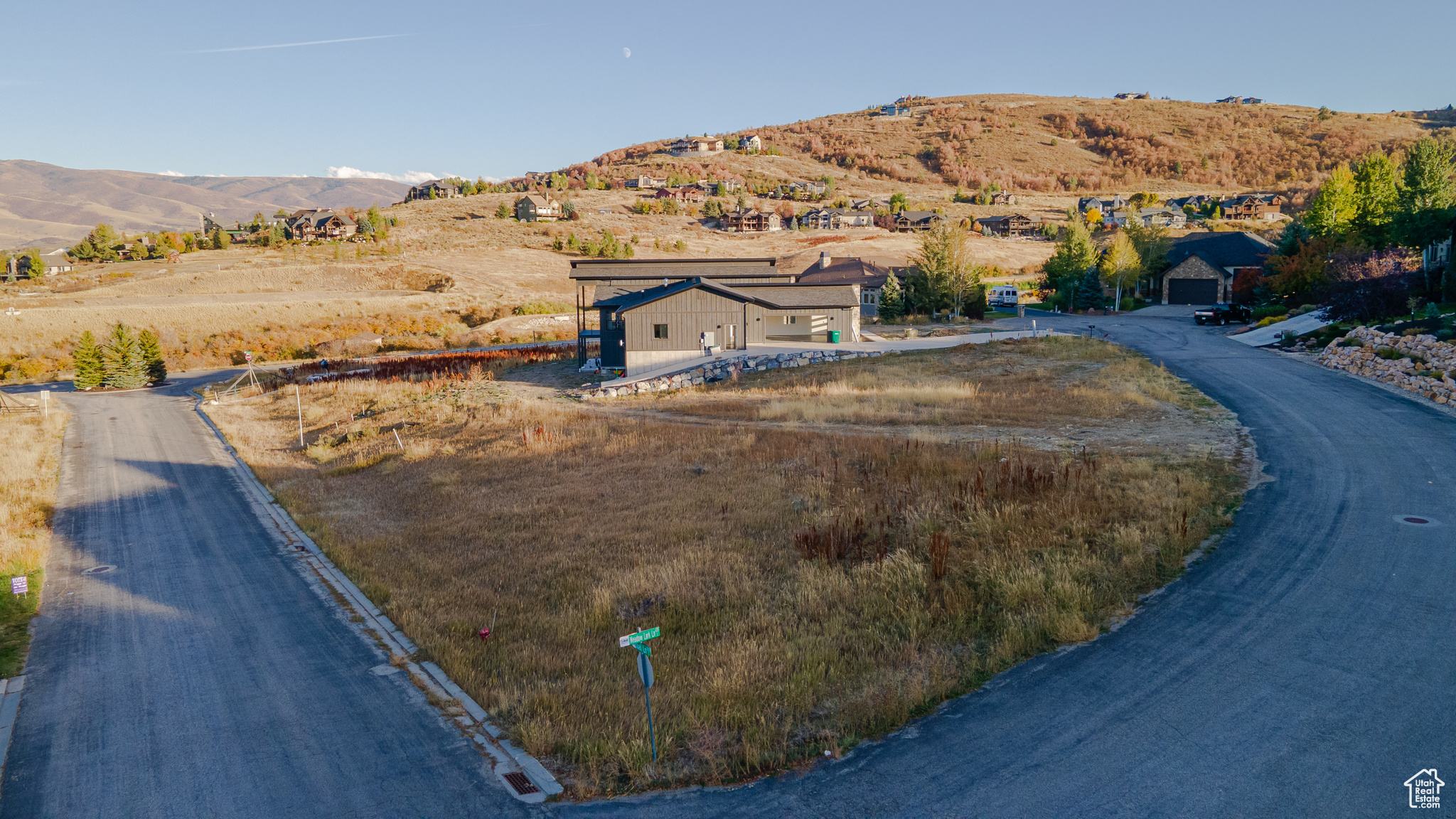 CHALETS AT SKI LAKE - Land
