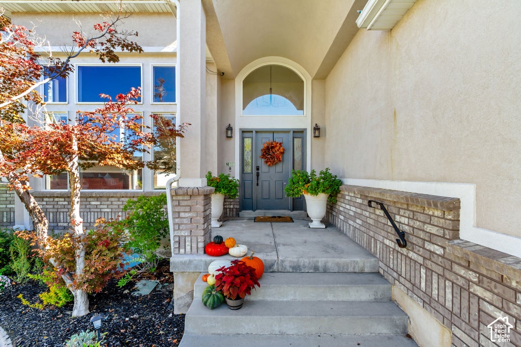 Photo of 2047 E CANDLE TREE CV S, Sandy, UT 84092 (MLS # 2191775)