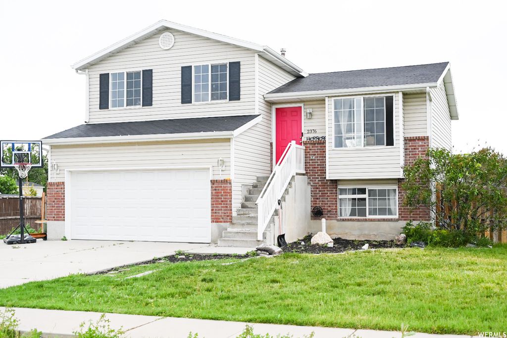 Photo of 2376 S 2885 W, Syracuse, UT 84075 (MLS # 2139148)