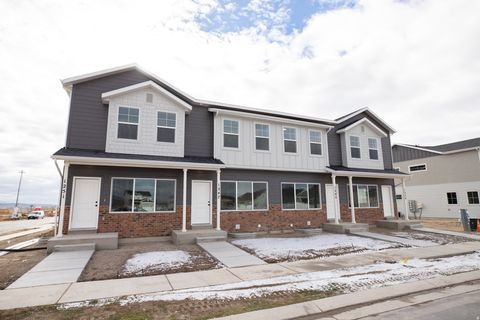 Photo of 1301 E GOLDIE LOU LANE LOT Ln #27, Eagle Mountain, UT 84005 (MLS # 2137336)