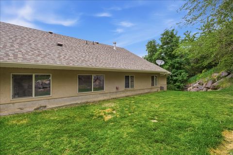 Tiny photo for 2452 OAK LN, Layton, UT 84040 (MLS # 2158995)