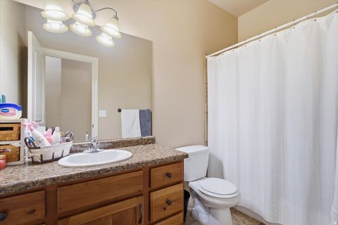 Tiny photo for 2452 OAK LN, Layton, UT 84040 (MLS # 2158995)