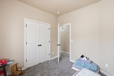 Tiny photo for 2452 OAK LN, Layton, UT 84040 (MLS # 2158995)