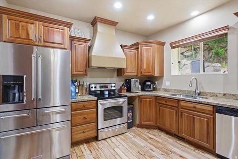 Tiny photo for 2452 OAK LN, Layton, UT 84040 (MLS # 2158995)