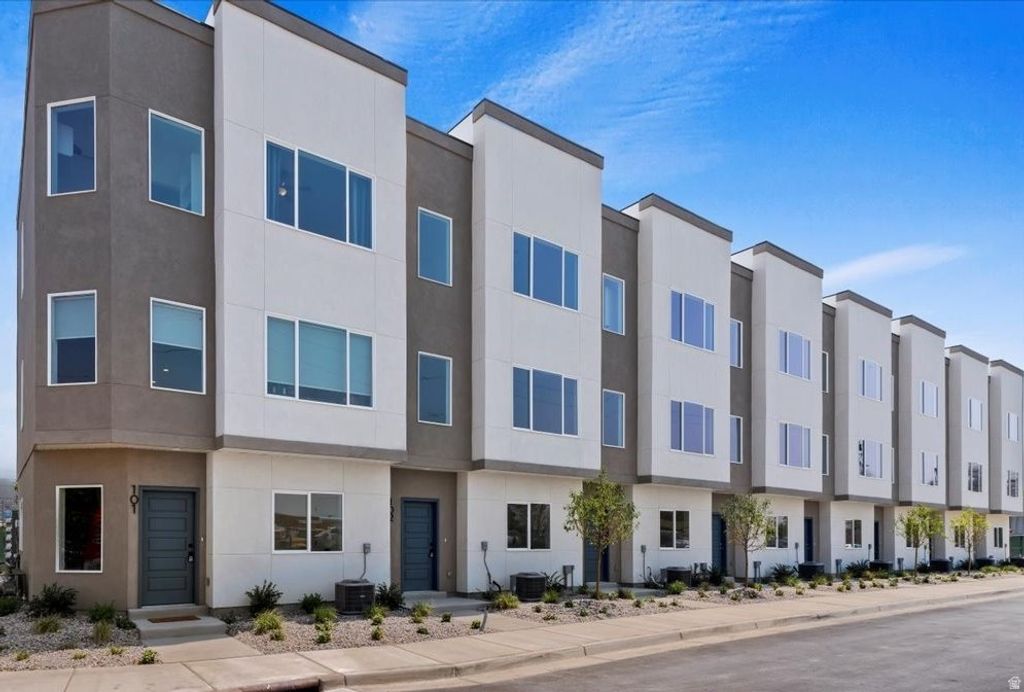 Photo of 971 W 1700 S #116, Salt Lake City, UT 84104 (MLS # 2125361)