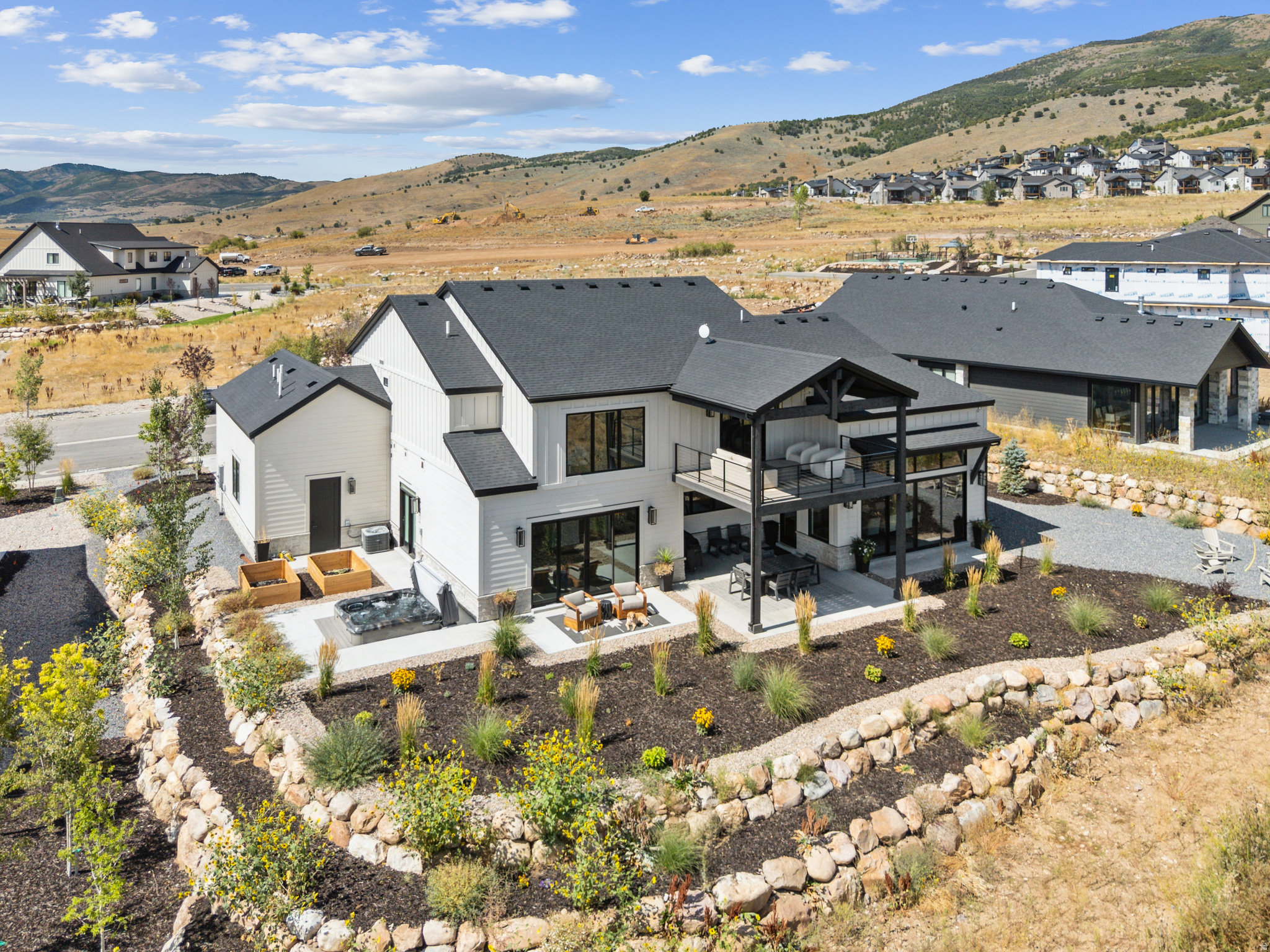 EDEN ESCAPE - Residential