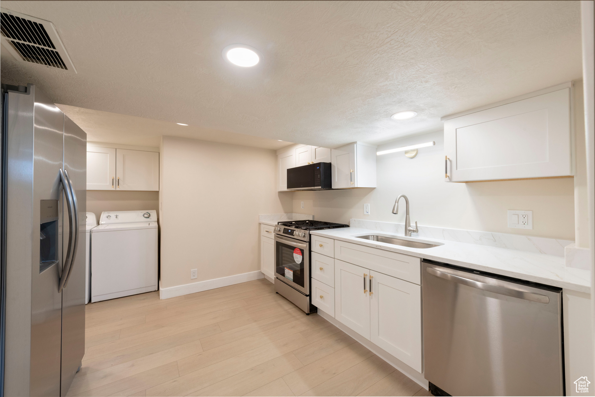 COUNTRY CLUB HEIGHTS - Residential