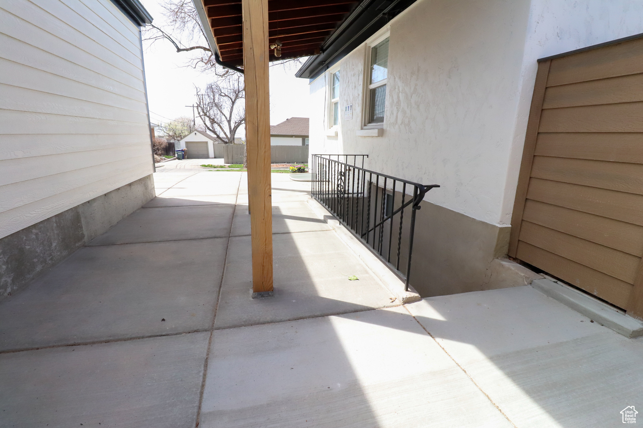 COUNTRY CLUB HEIGHTS - Residential