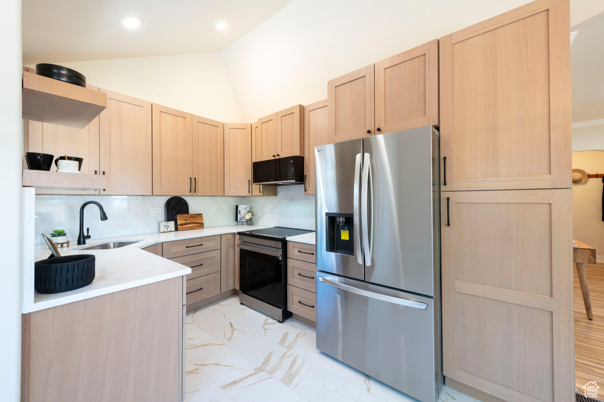 COUNTRY CLUB HEIGHTS - Residential