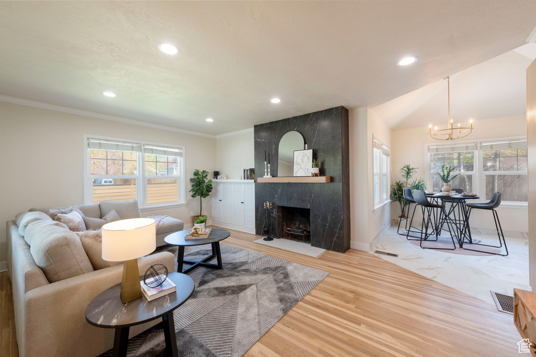 COUNTRY CLUB HEIGHTS - Residential