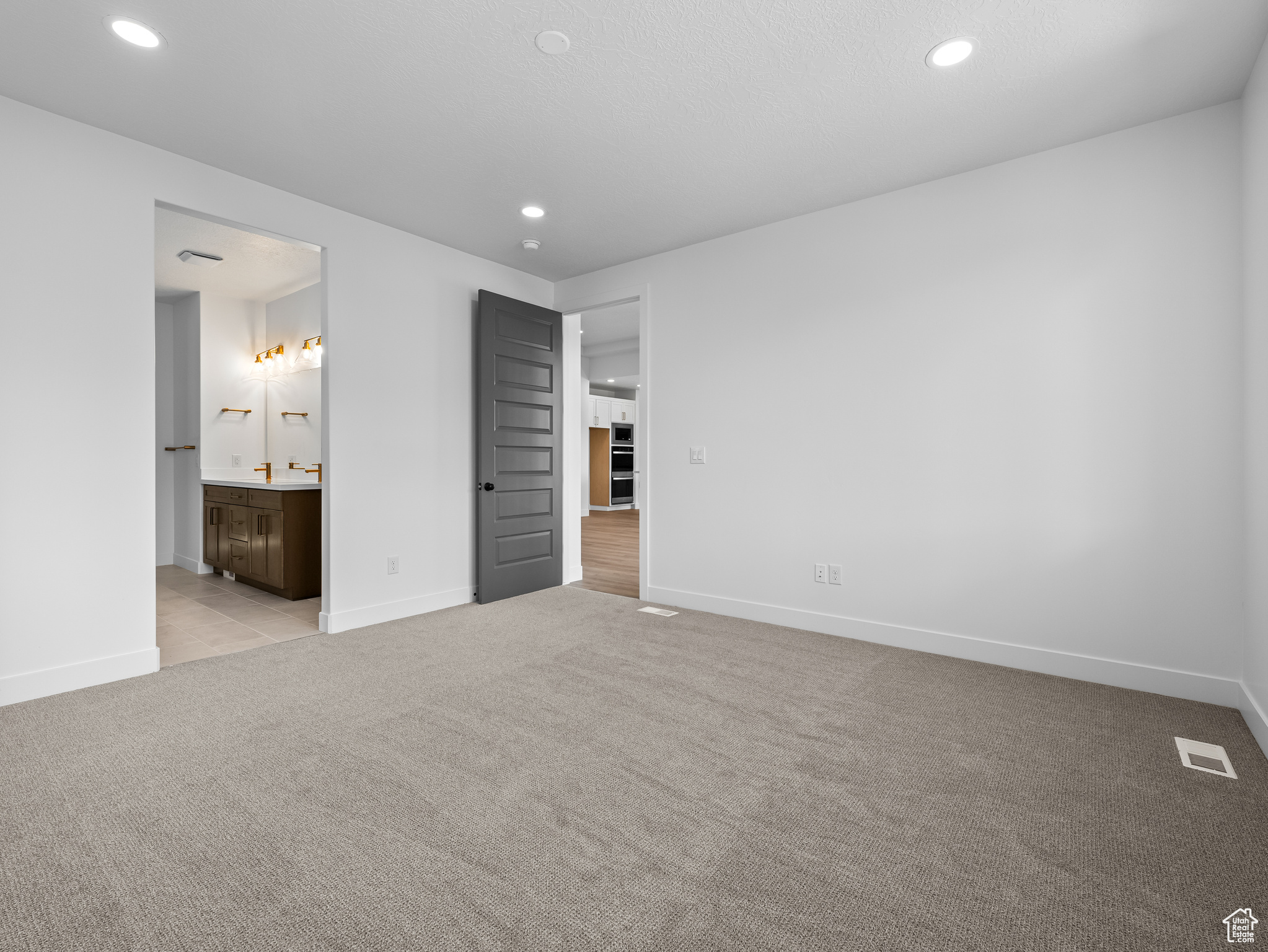 BRISTOL FARMS - Residential