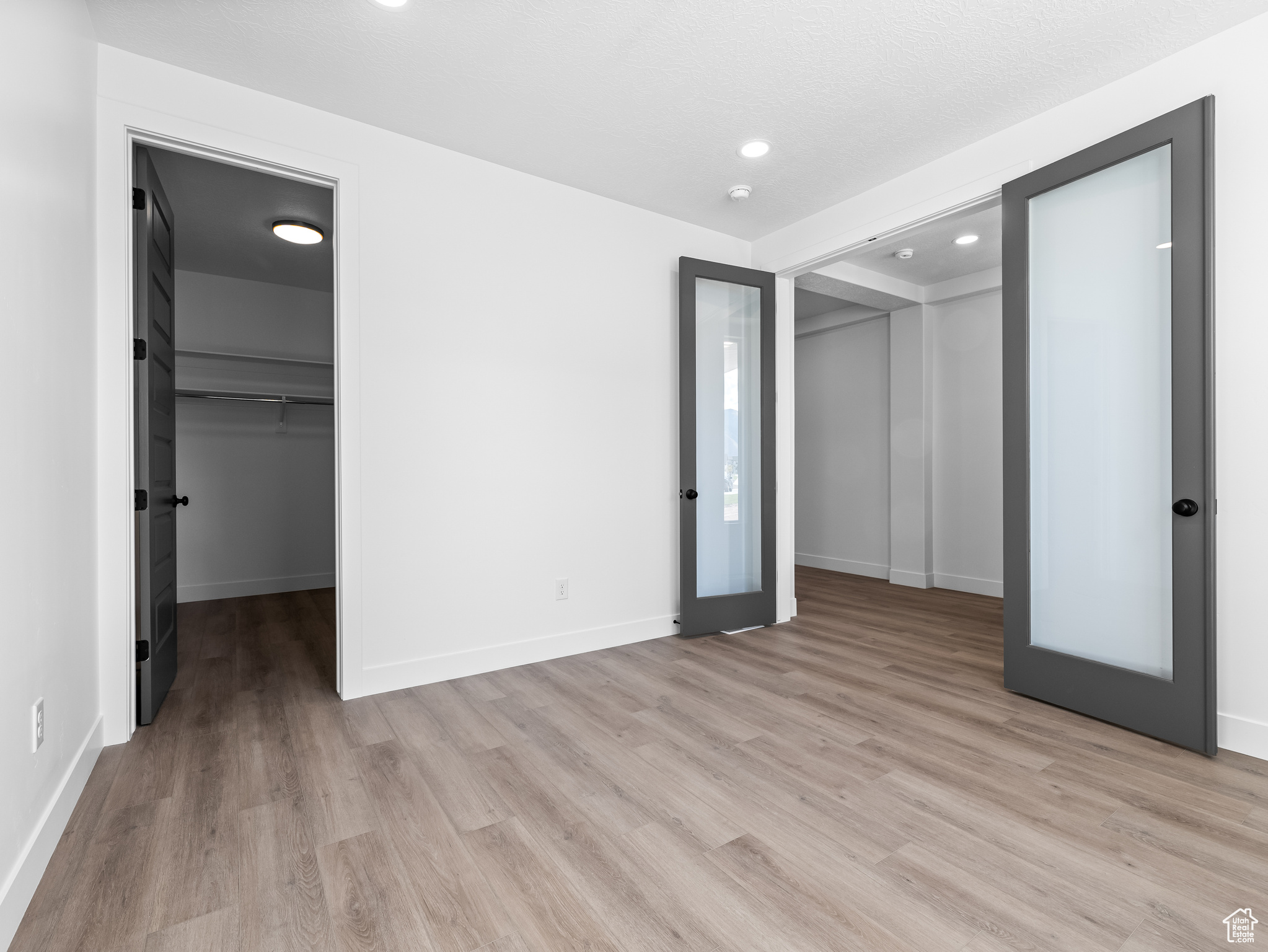 BRISTOL FARMS - Residential