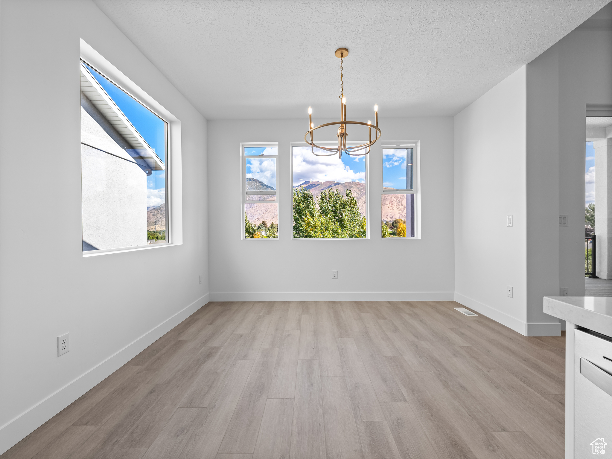BRISTOL FARMS - Residential