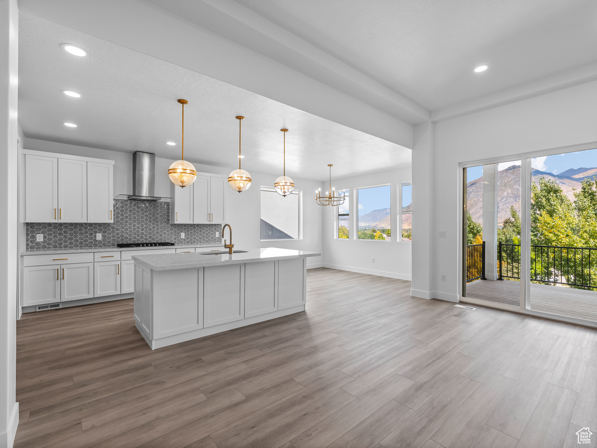 BRISTOL FARMS - Residential