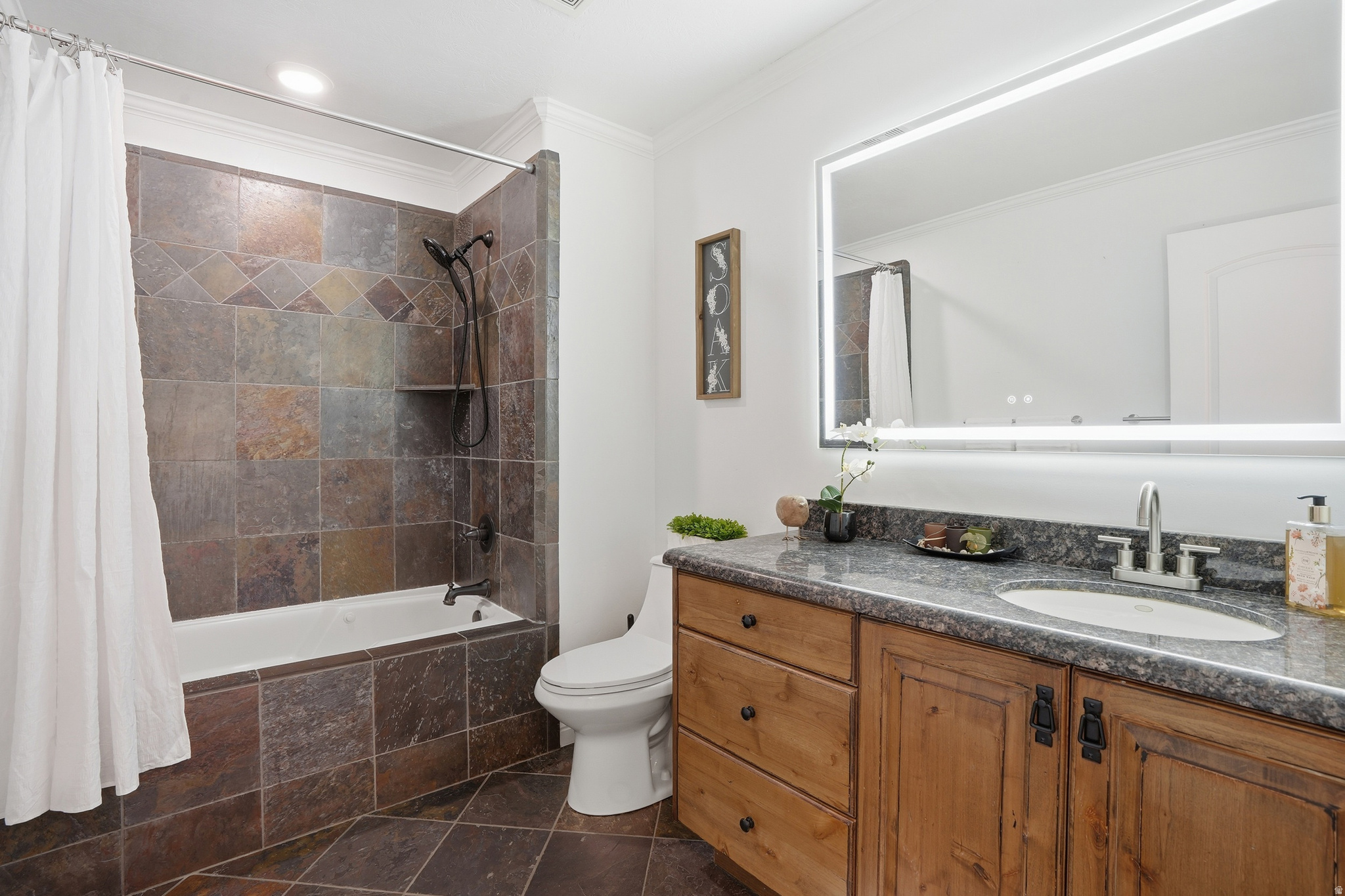 HOLLOW ESTATES - Residential