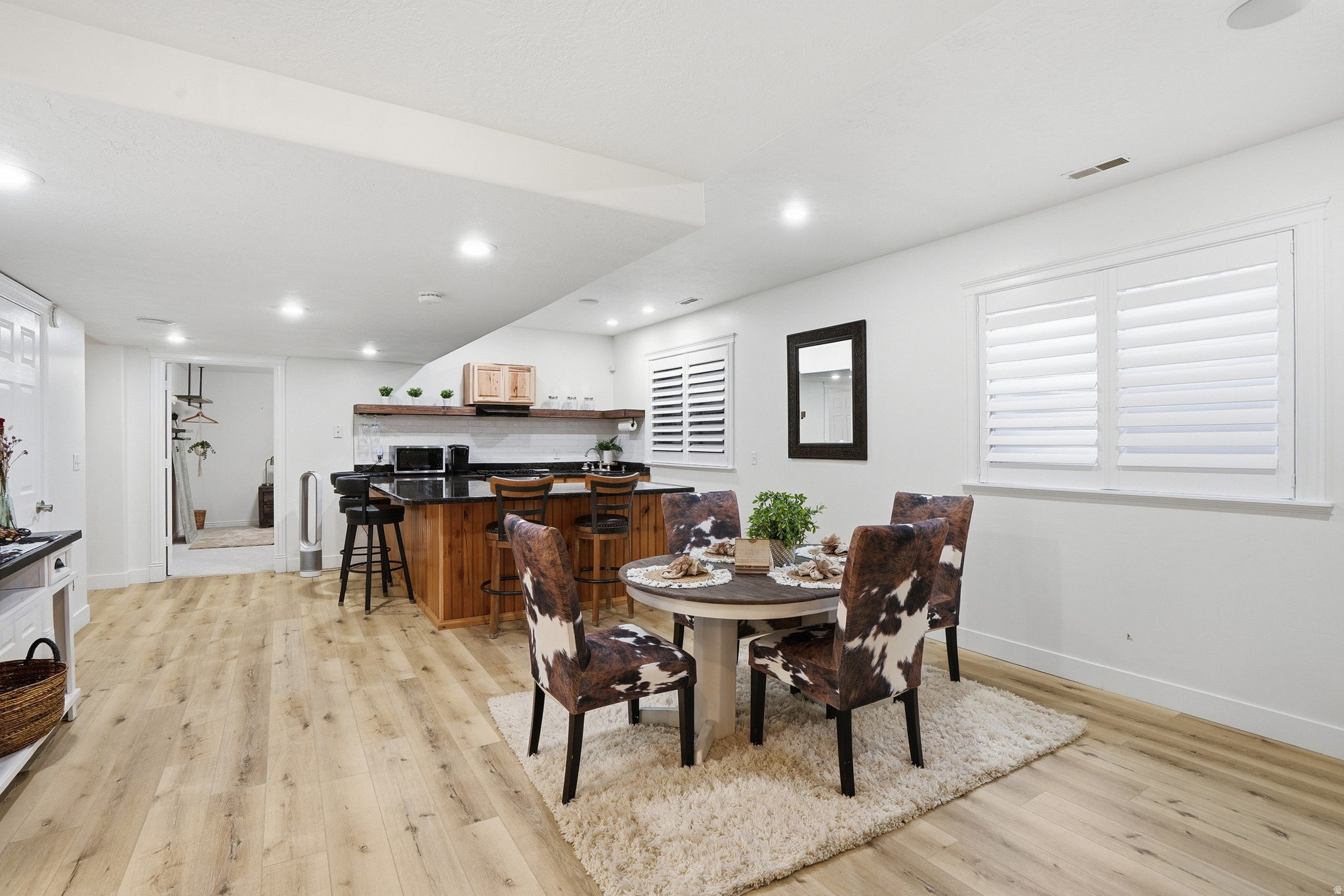 HOLLOW ESTATES - Residential