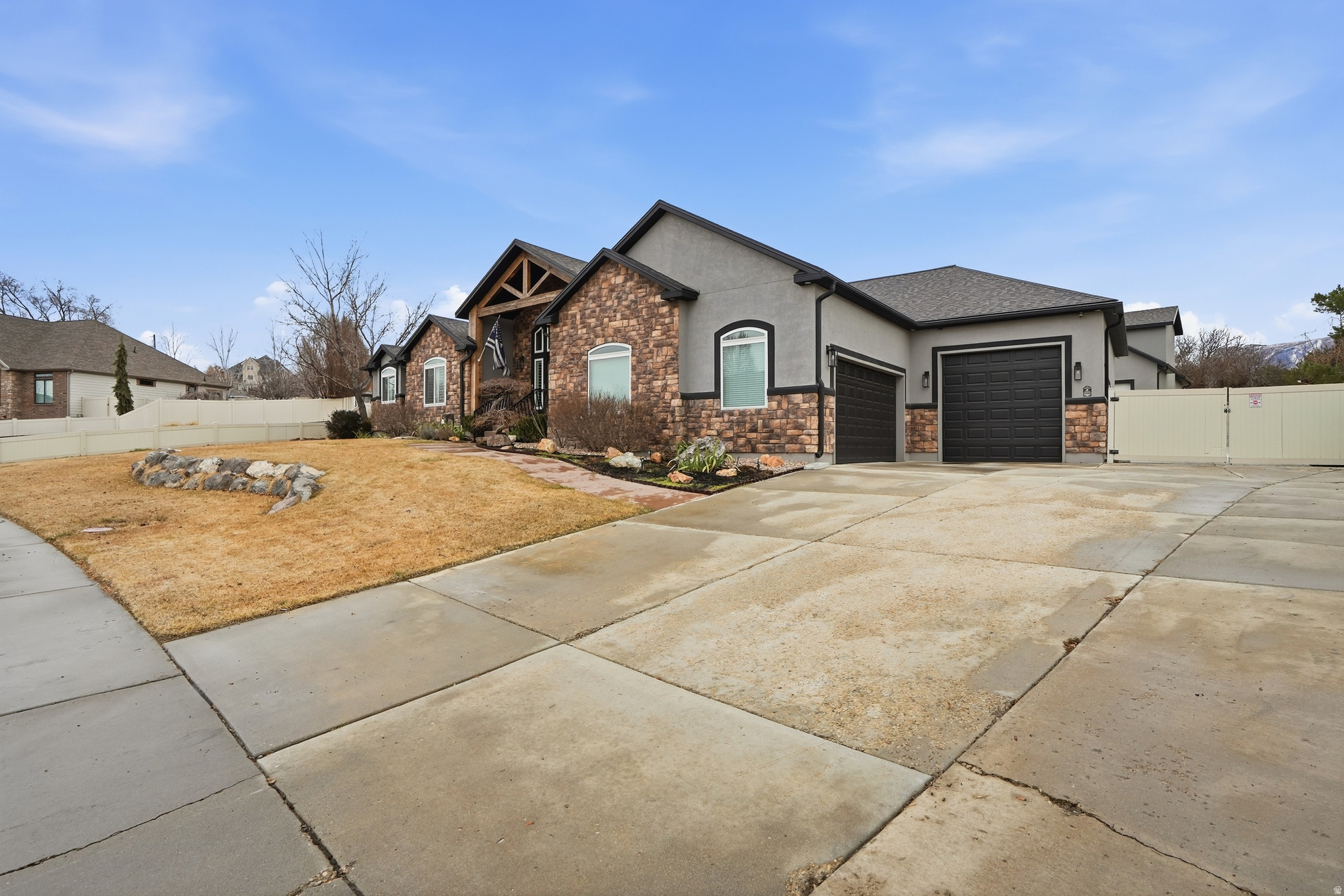 HOLLOW ESTATES - Residential