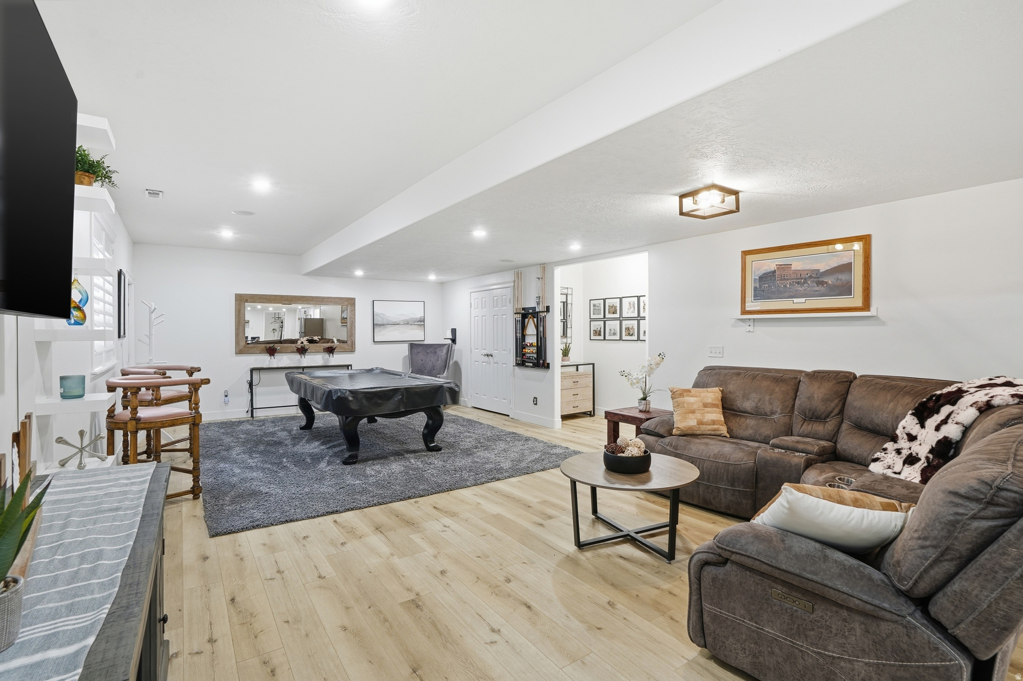 HOLLOW ESTATES - Residential