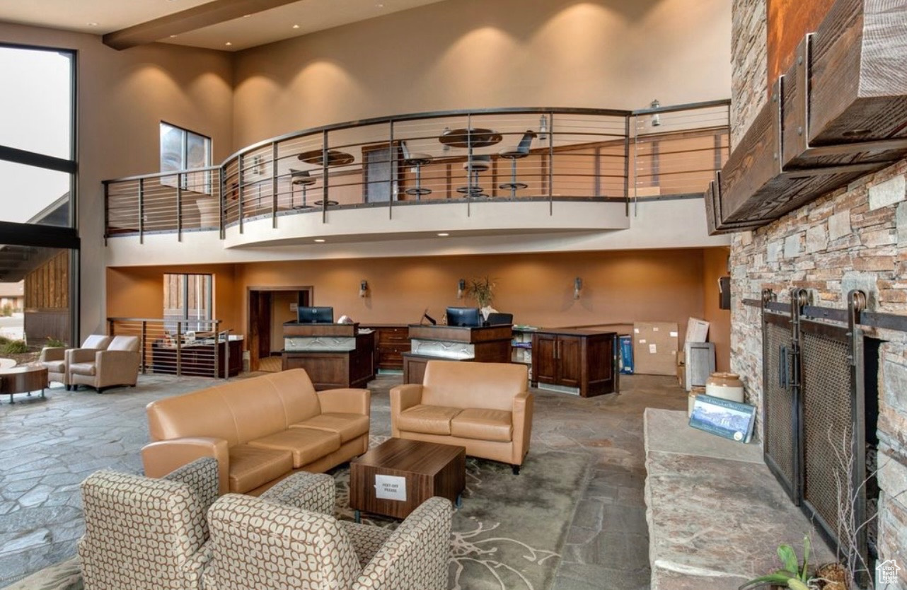 PROSPECTOR SQUARE - Residential