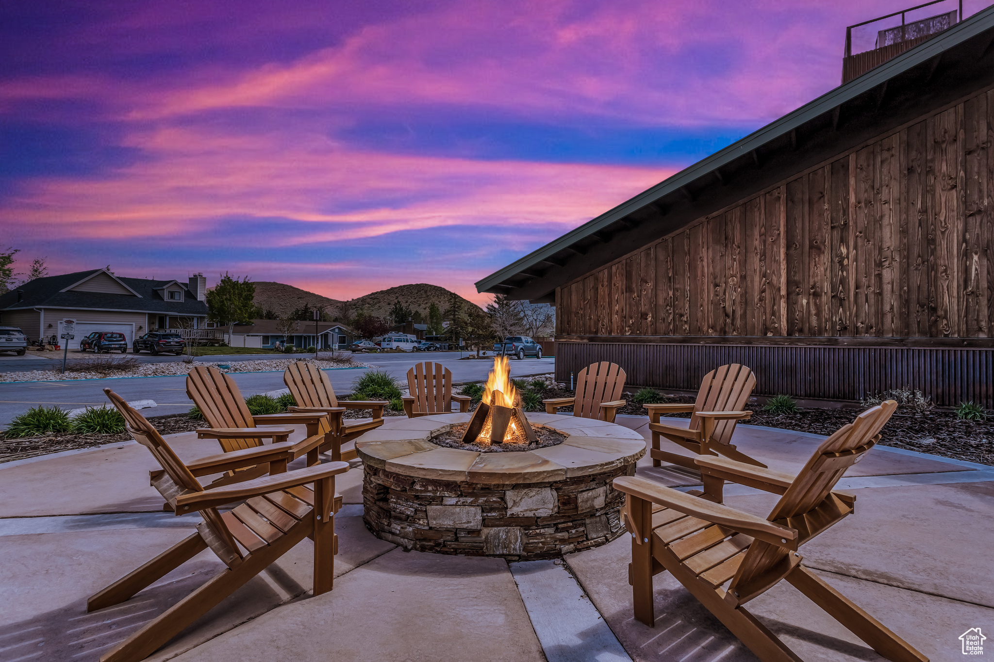 PROSPECTOR SQUARE - Residential