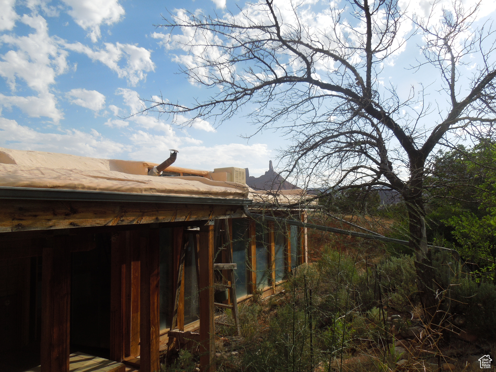 CASTLE VALLEY RIVER RANCHOS - Residential