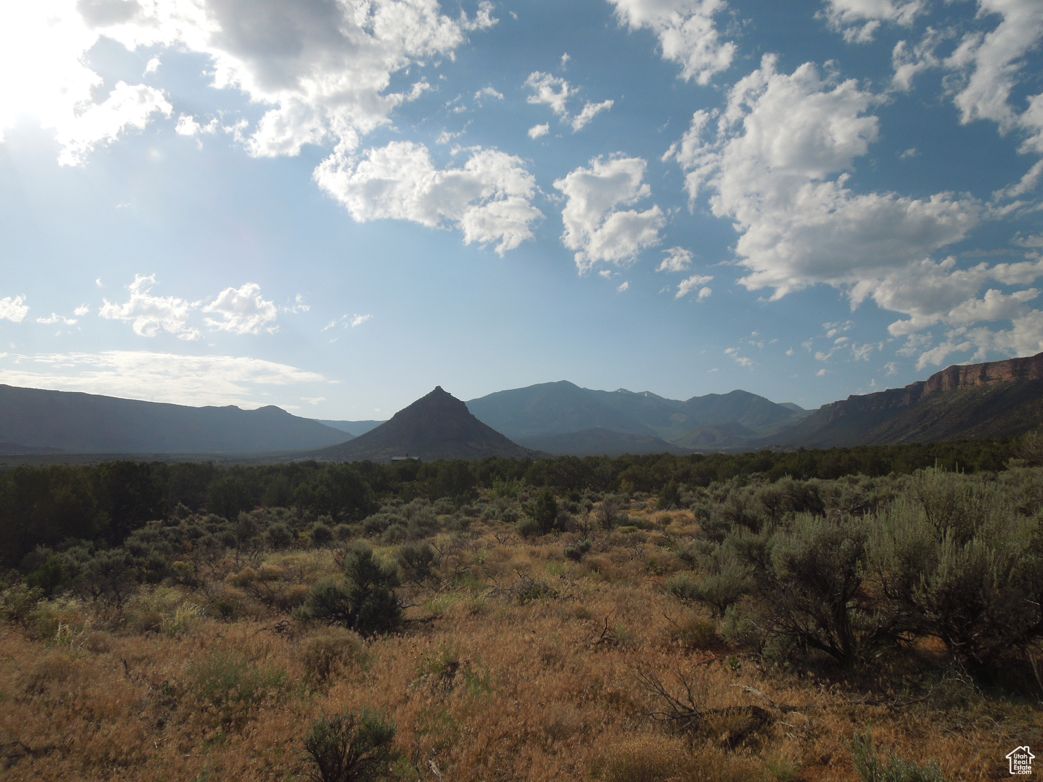 CASTLE VALLEY RIVER RANCHOS - Residential