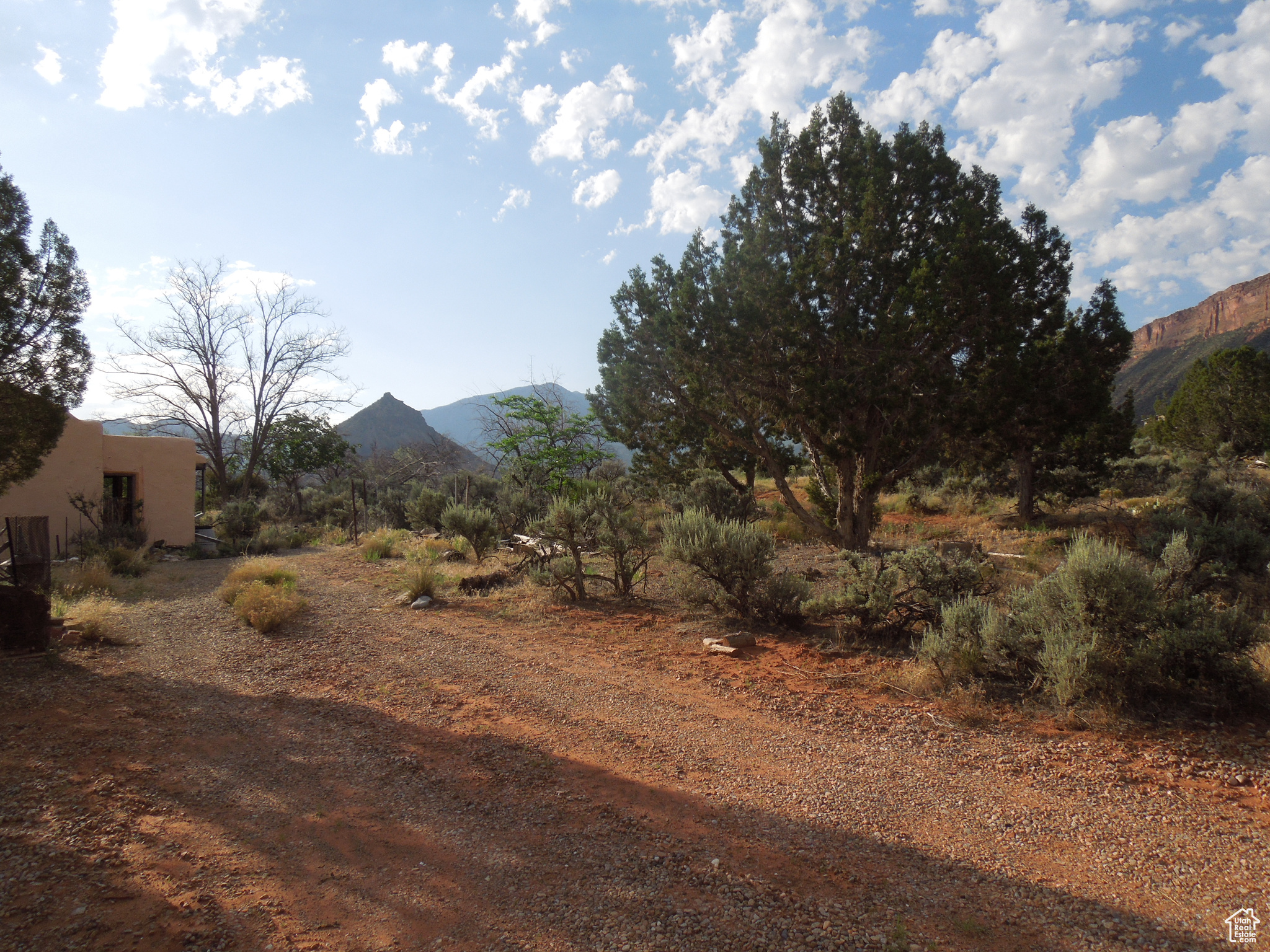 CASTLE VALLEY RIVER RANCHOS - Residential