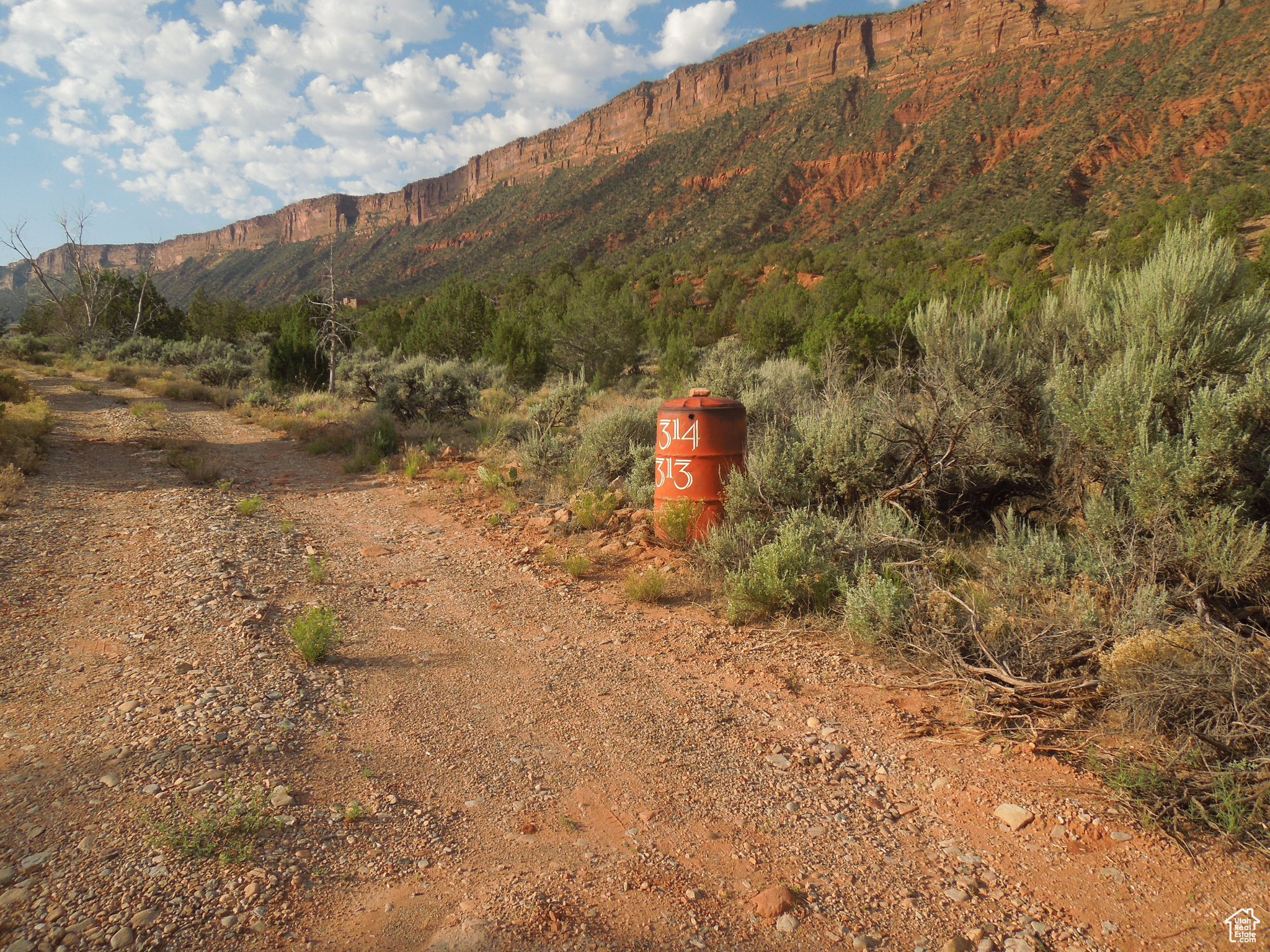 CASTLE VALLEY RIVER RANCHOS - Residential