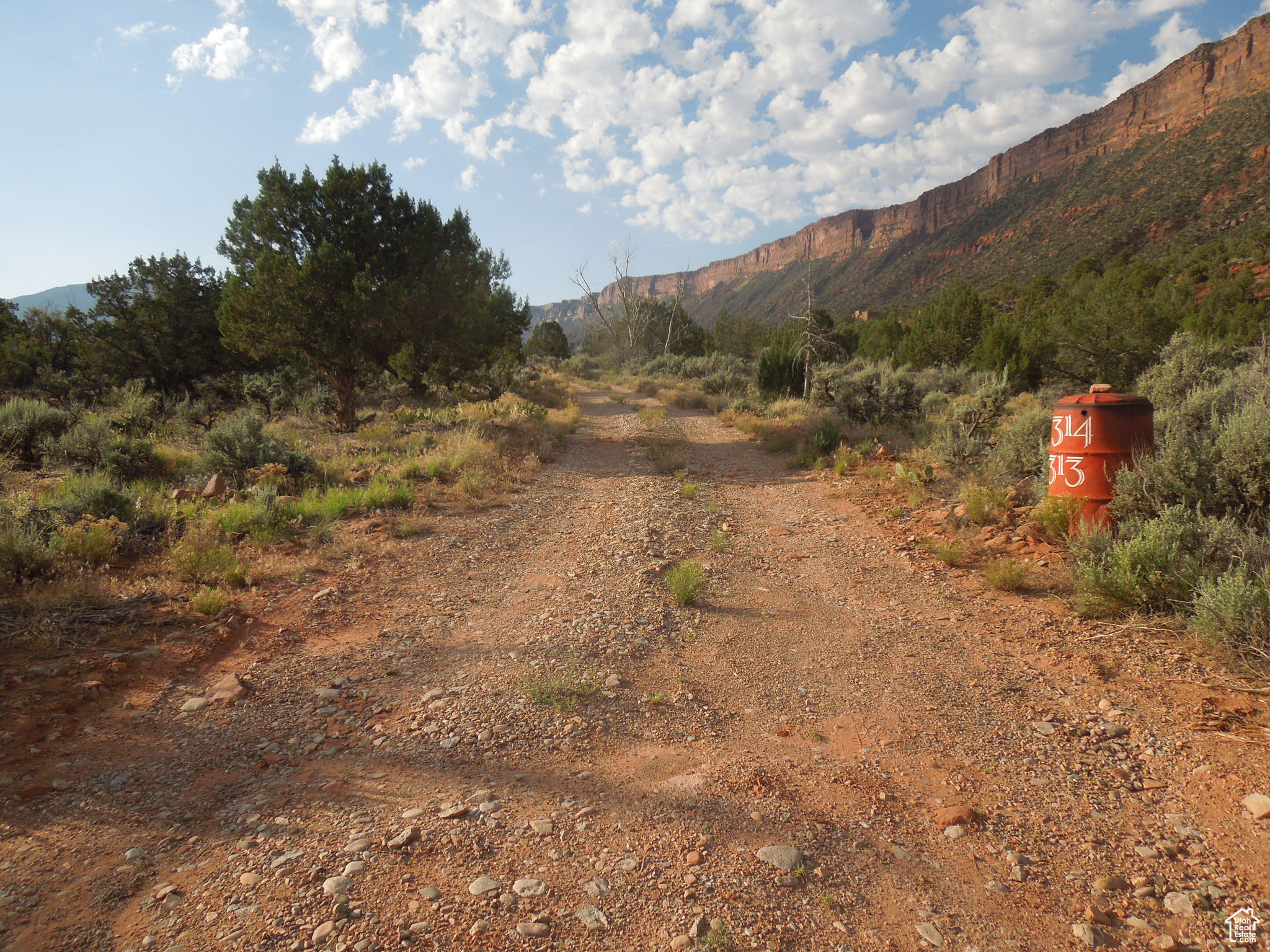 CASTLE VALLEY RIVER RANCHOS - Residential