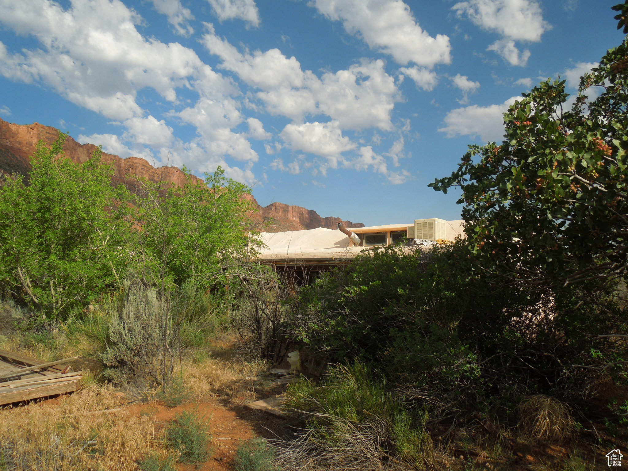 CASTLE VALLEY RIVER RANCHOS - Residential