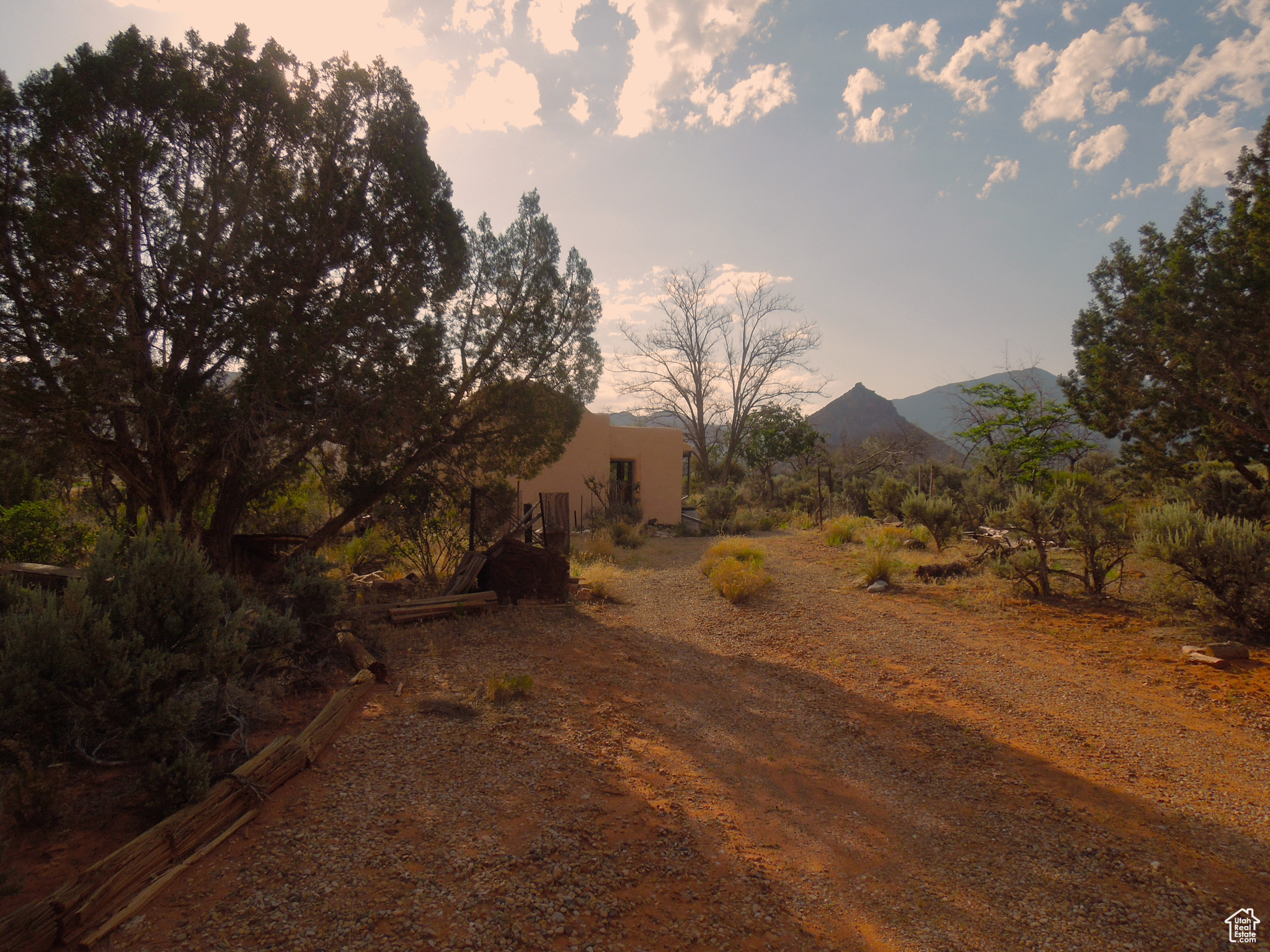 CASTLE VALLEY RIVER RANCHOS - Residential