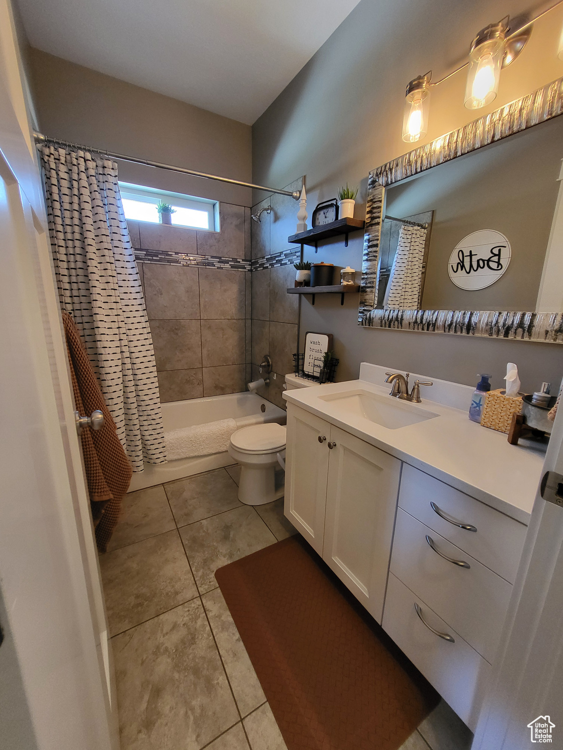 NERVA LANE - Residential