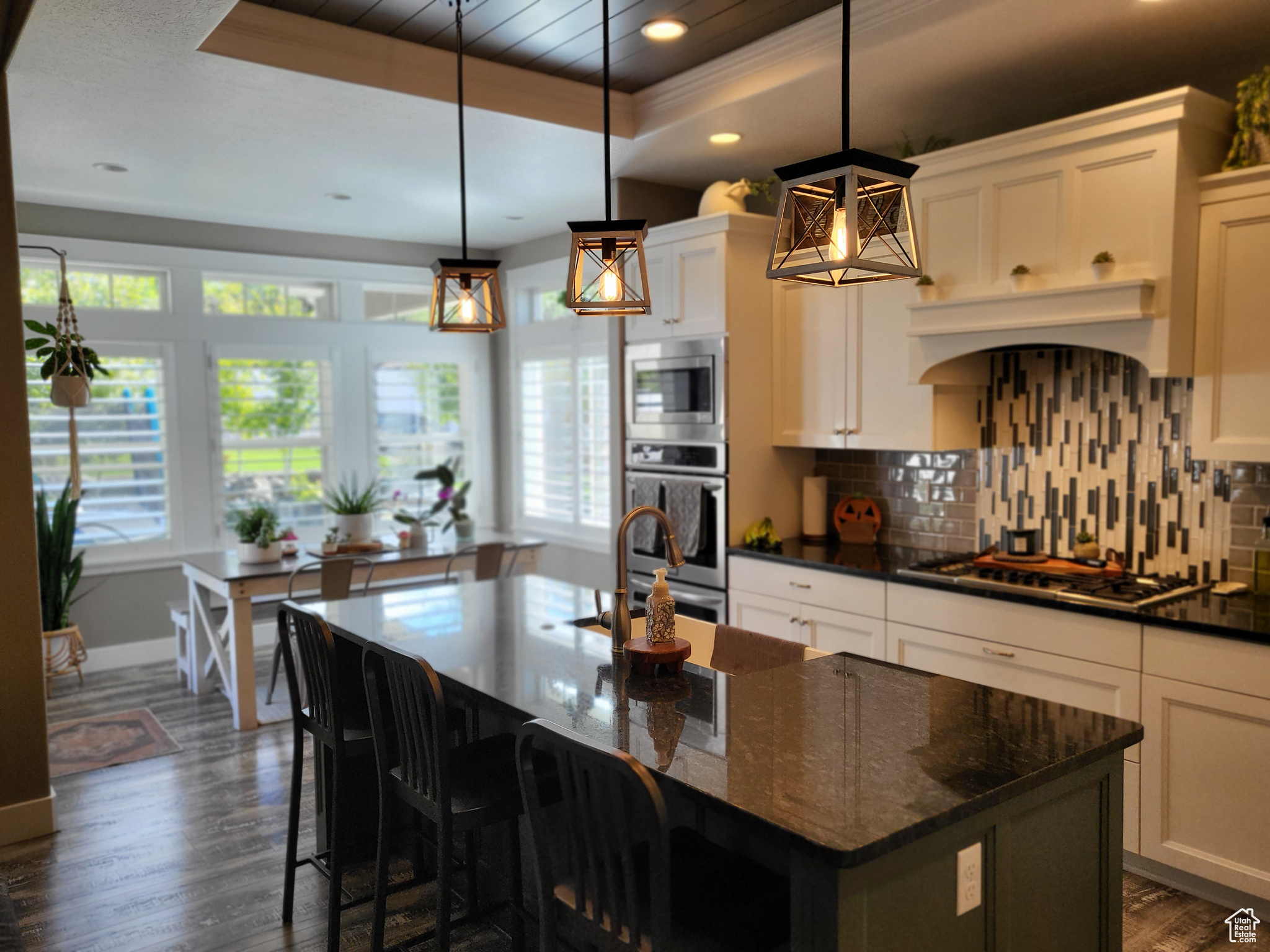 NERVA LANE - Residential