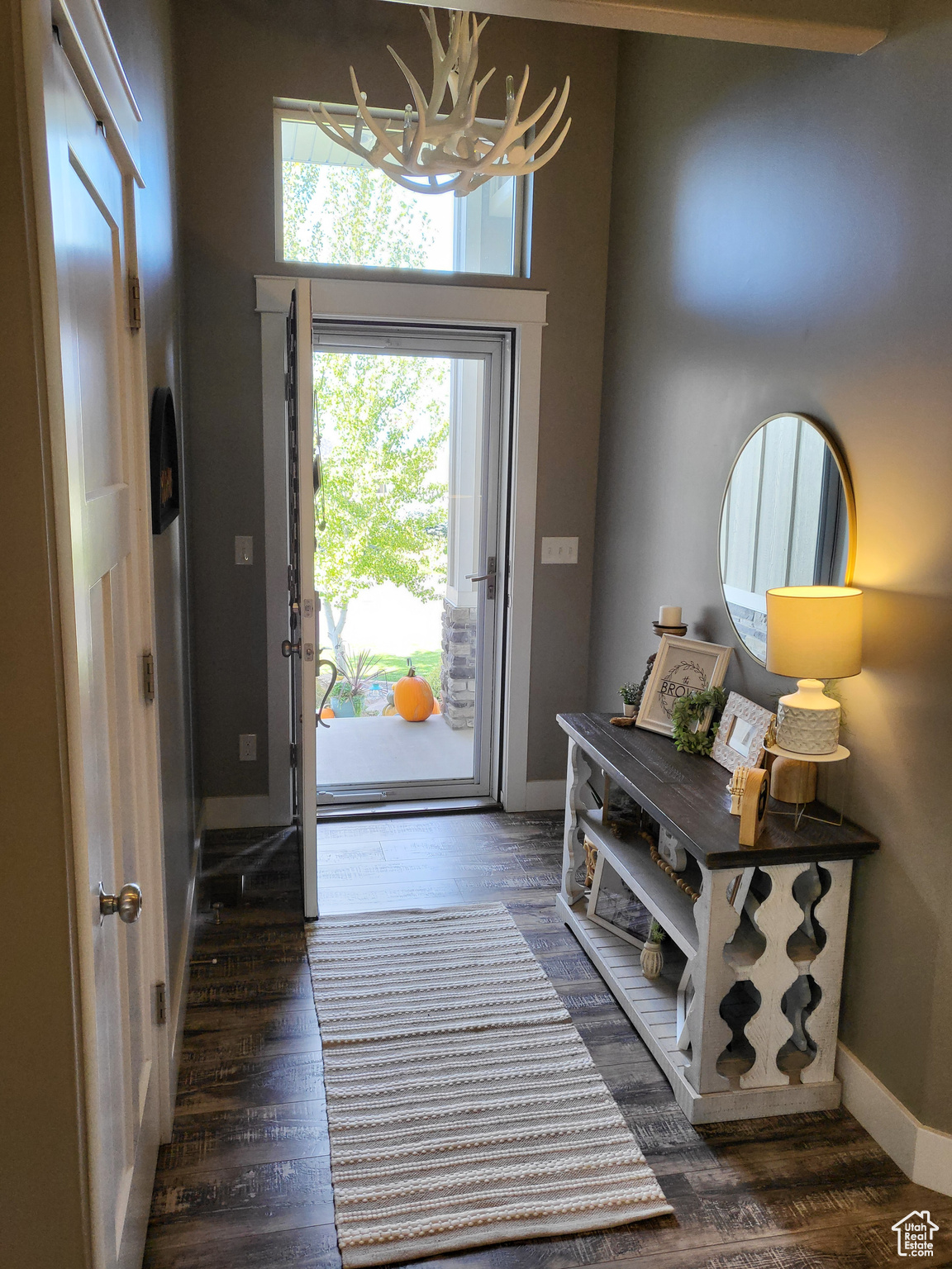 NERVA LANE - Residential