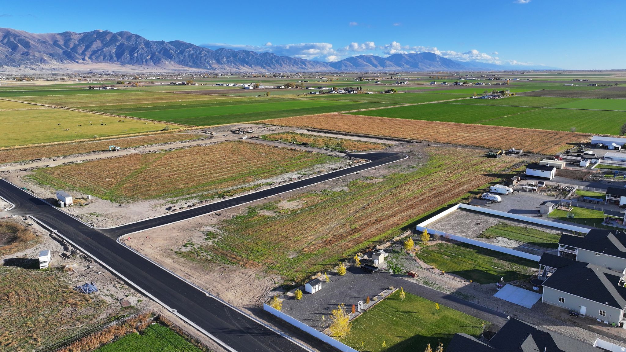 BECKAMS EDGE PHASE 5 - Land