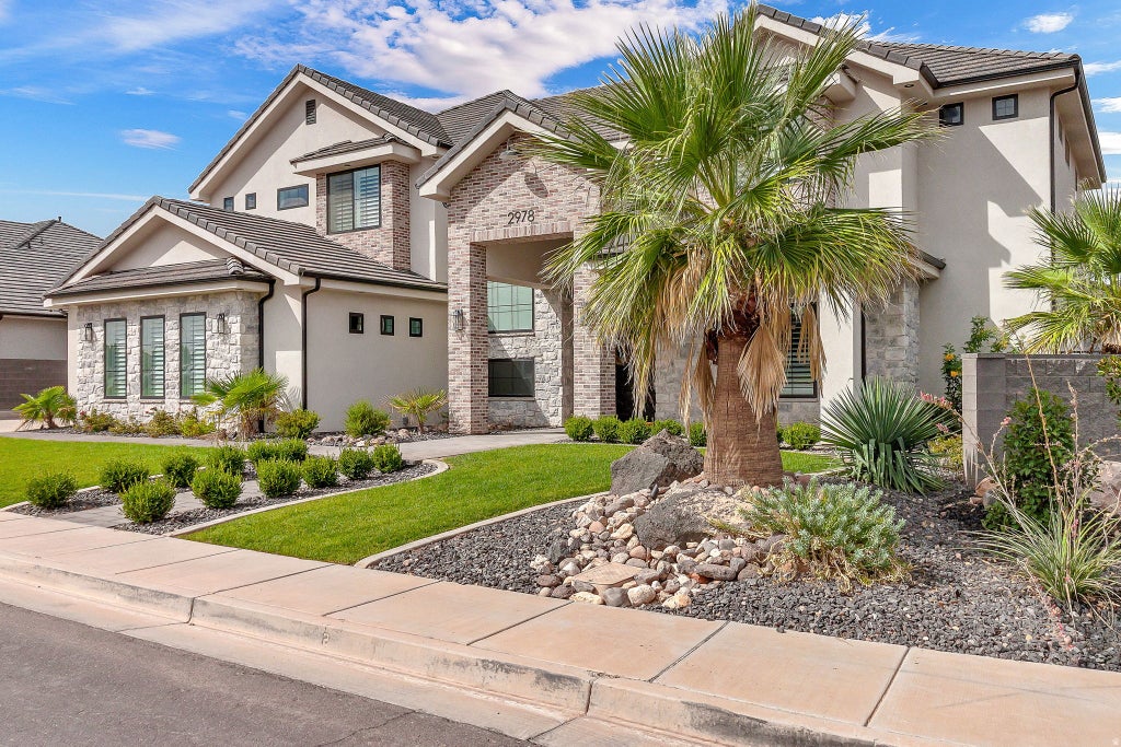 Photo of 2978 S FARMLAND DR, Washington, UT 84780 (MLS # 2178360)