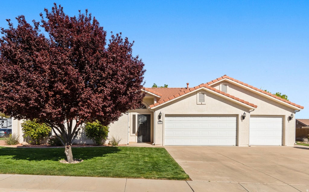 Photo of 682 N 2240 E, Saint George, UT 84790 (MLS # 2177330)