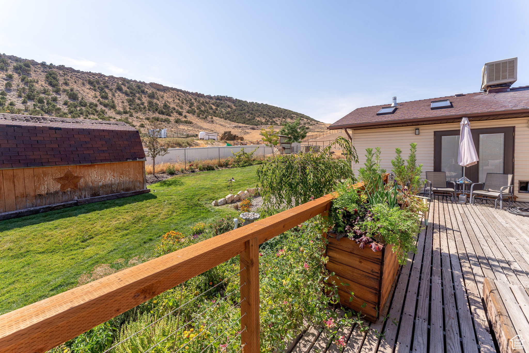 PAINTED HILLS ESTATE - Residential