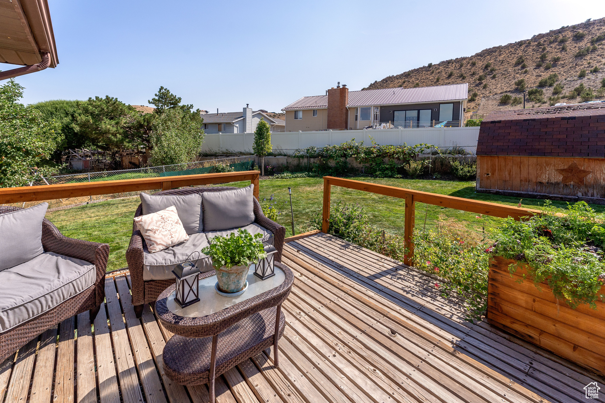 PAINTED HILLS ESTATE - Residential