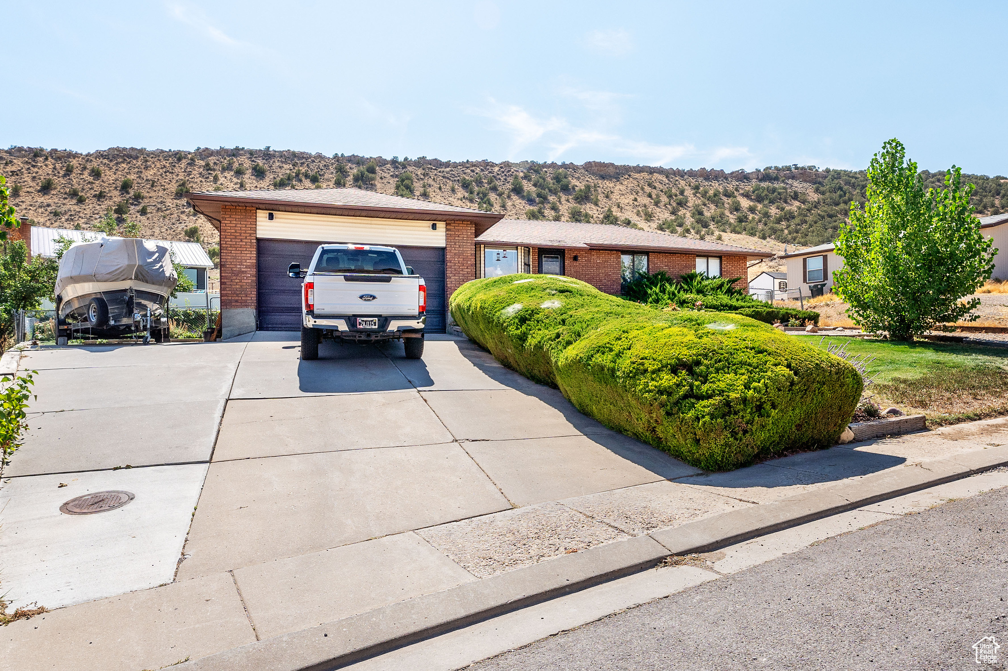 PAINTED HILLS ESTATE - Residential
