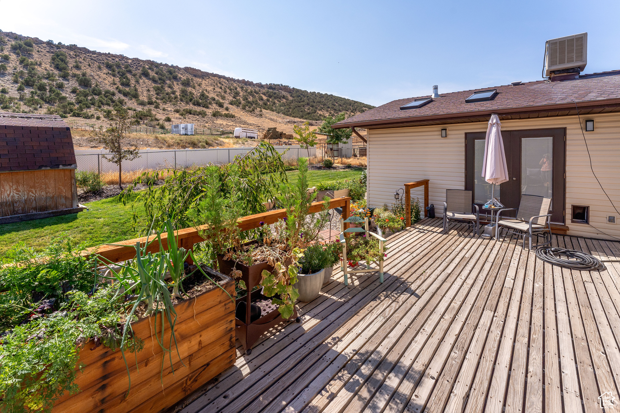 PAINTED HILLS ESTATE - Residential