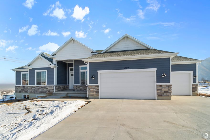 ***HART ESTATES***LOTS OF UPGRADES! 9' CEILINGS W/ A 12' RAISED GREAT ROOM & OFFICE! KITCHEN: WHITE PAINTED CABINETS W/ STAINED ISLAND*QUARTZ COUNTERTOPS*TILE BACKSPLASH*GAS STAINLESS STEEL RANGE* PENDANT LIGHTS! PRIMARY BATH: TILED SEPERATE TUB/SHOWER*DOUBLE SINKS! ALL BATHS: WHITE CABINETS W/ QUARTZ COUNTERTOPS*TILE FLOORS! GREAT ROOM: FIREPLACE*LAMINATE FLOORS THROUGHOUT*CEILING FAN! DISCS LIGHTS THROUGHOUT*UPGRADED CARPET! A MUST SEE!