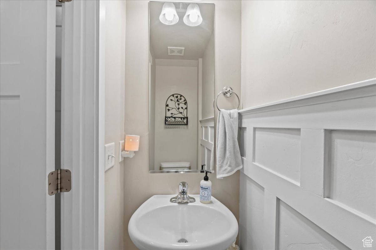 3696 W Periwinkle Dr, South Jordan, Utah image 9
