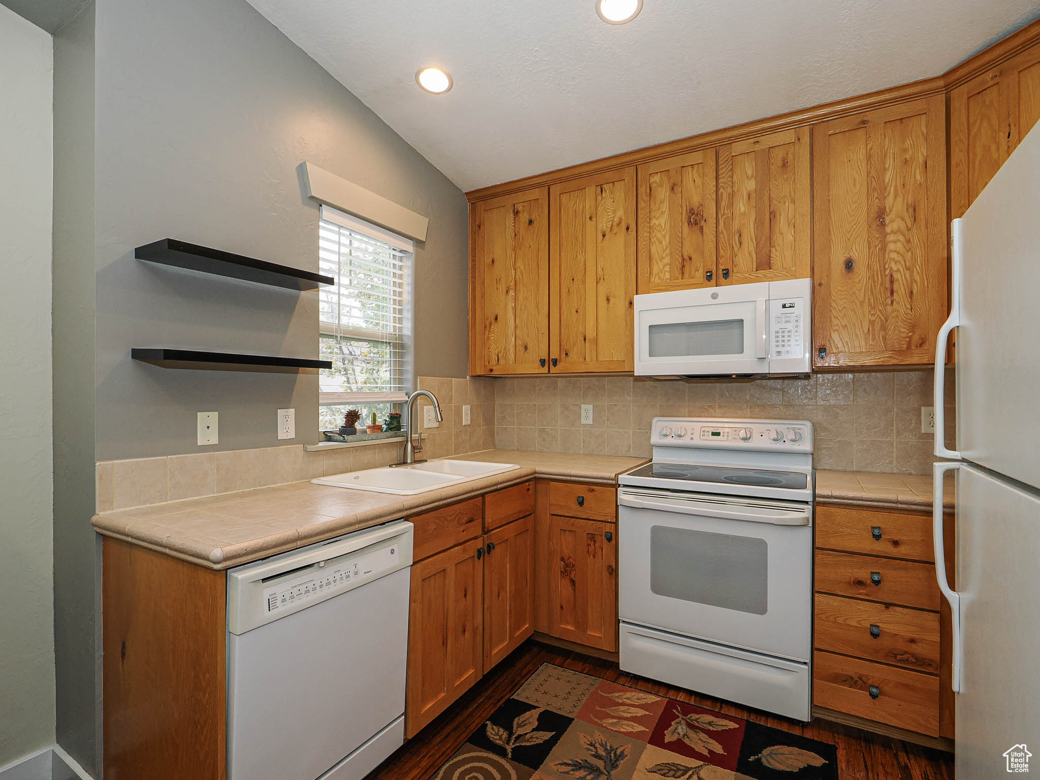 HIGHLAND SPRINGS - Residential