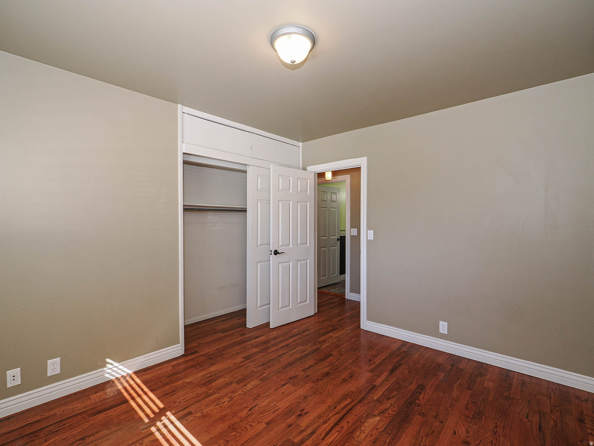 COUNTRY MANOR SUB NO - Residential