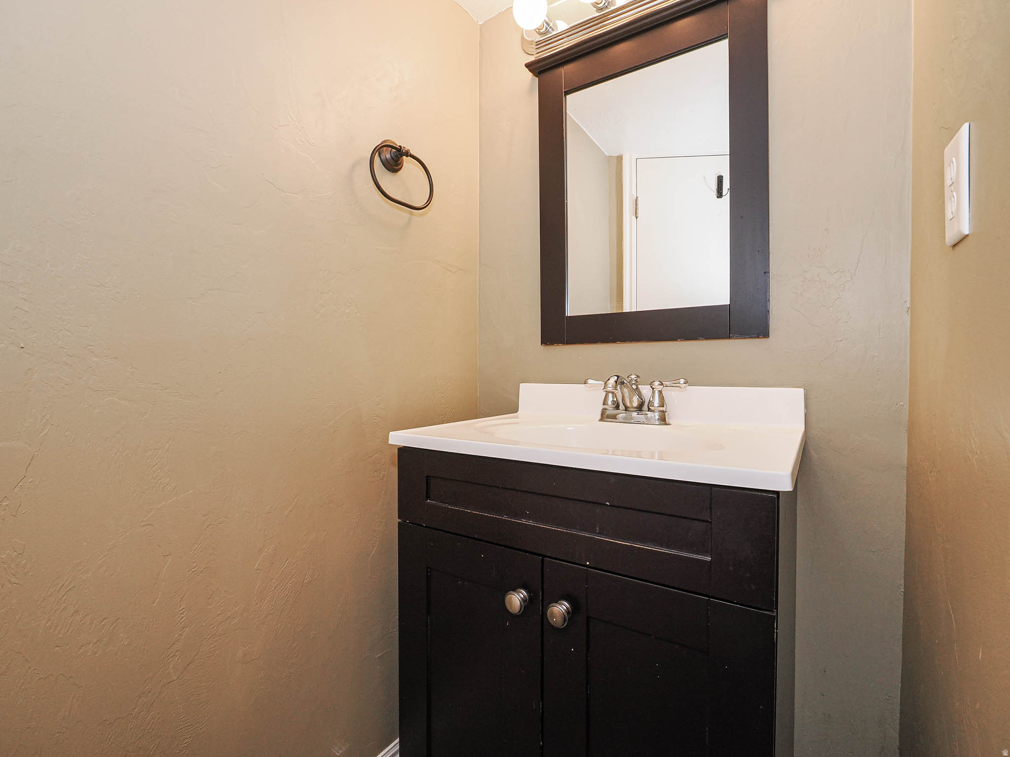 COUNTRY MANOR SUB NO - Residential