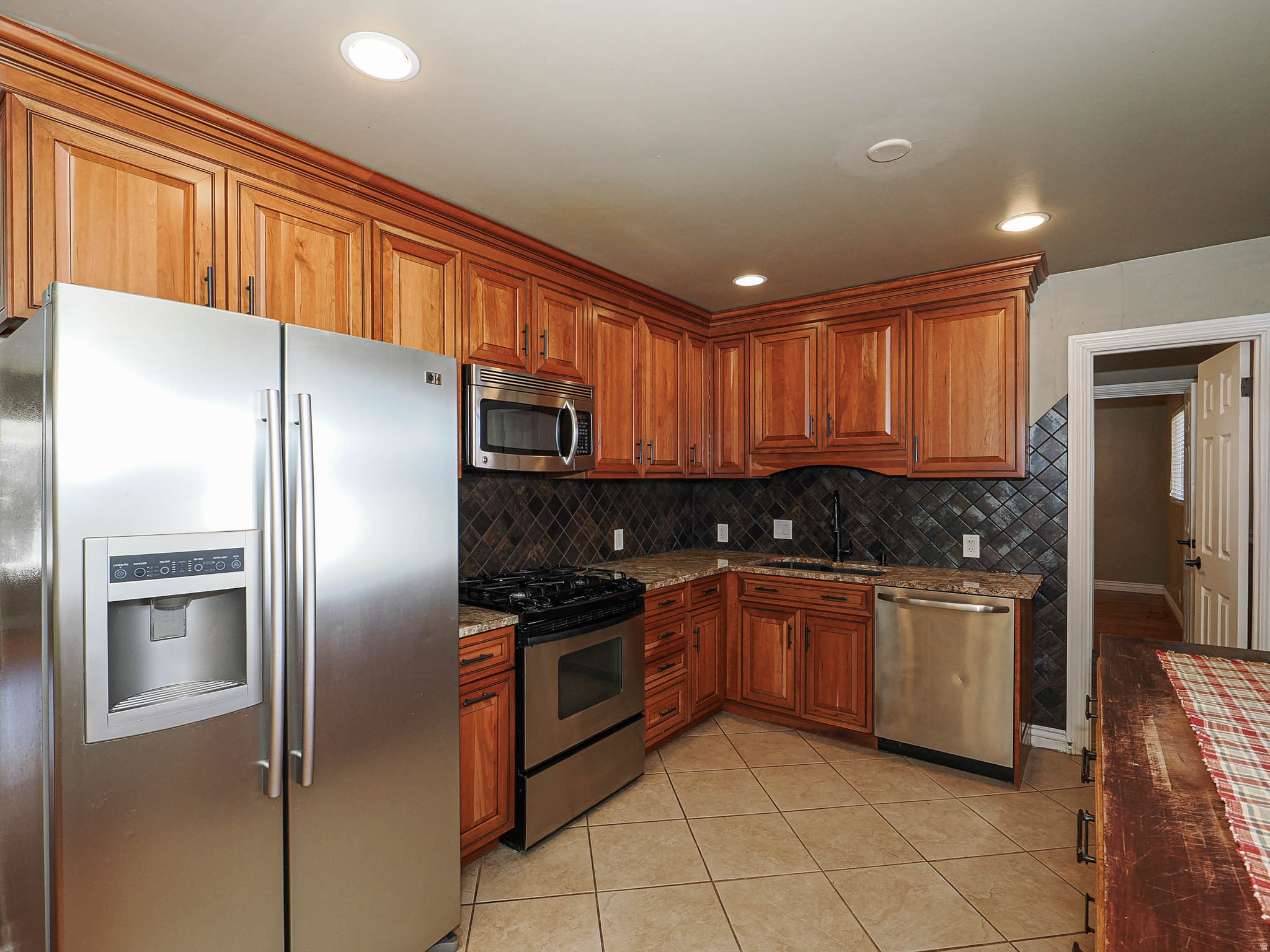 COUNTRY MANOR SUB NO - Residential