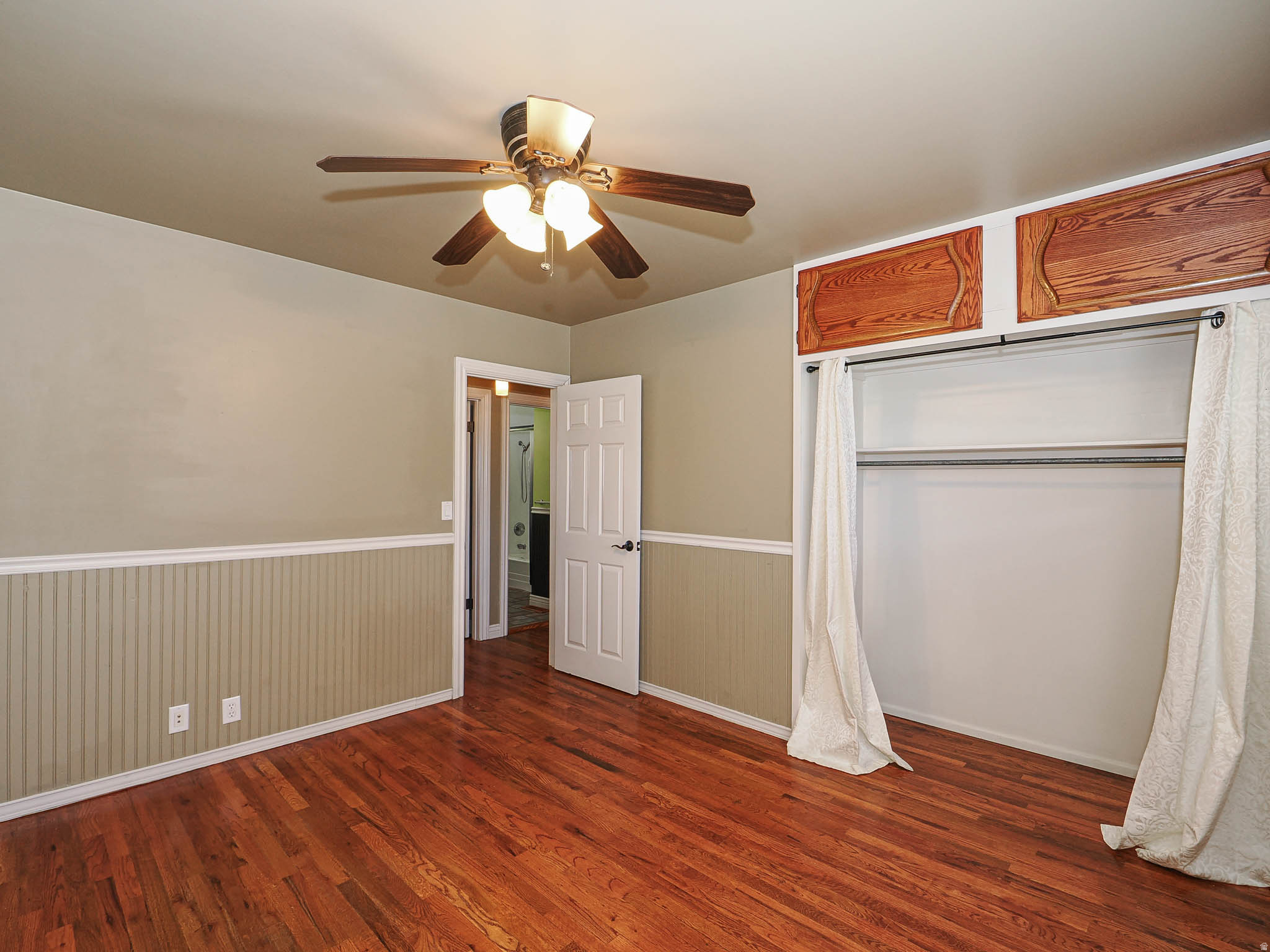 COUNTRY MANOR SUB NO - Residential