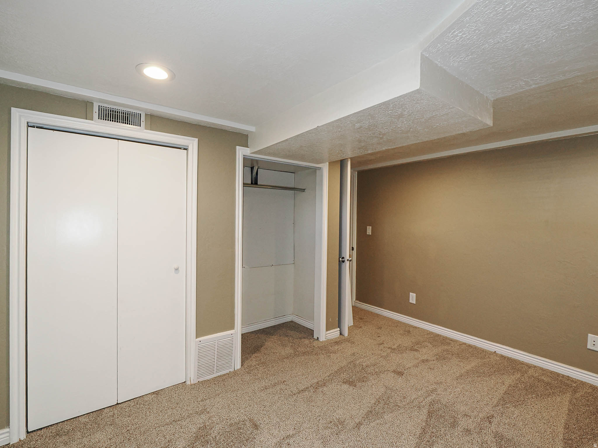 COUNTRY MANOR SUB NO - Residential