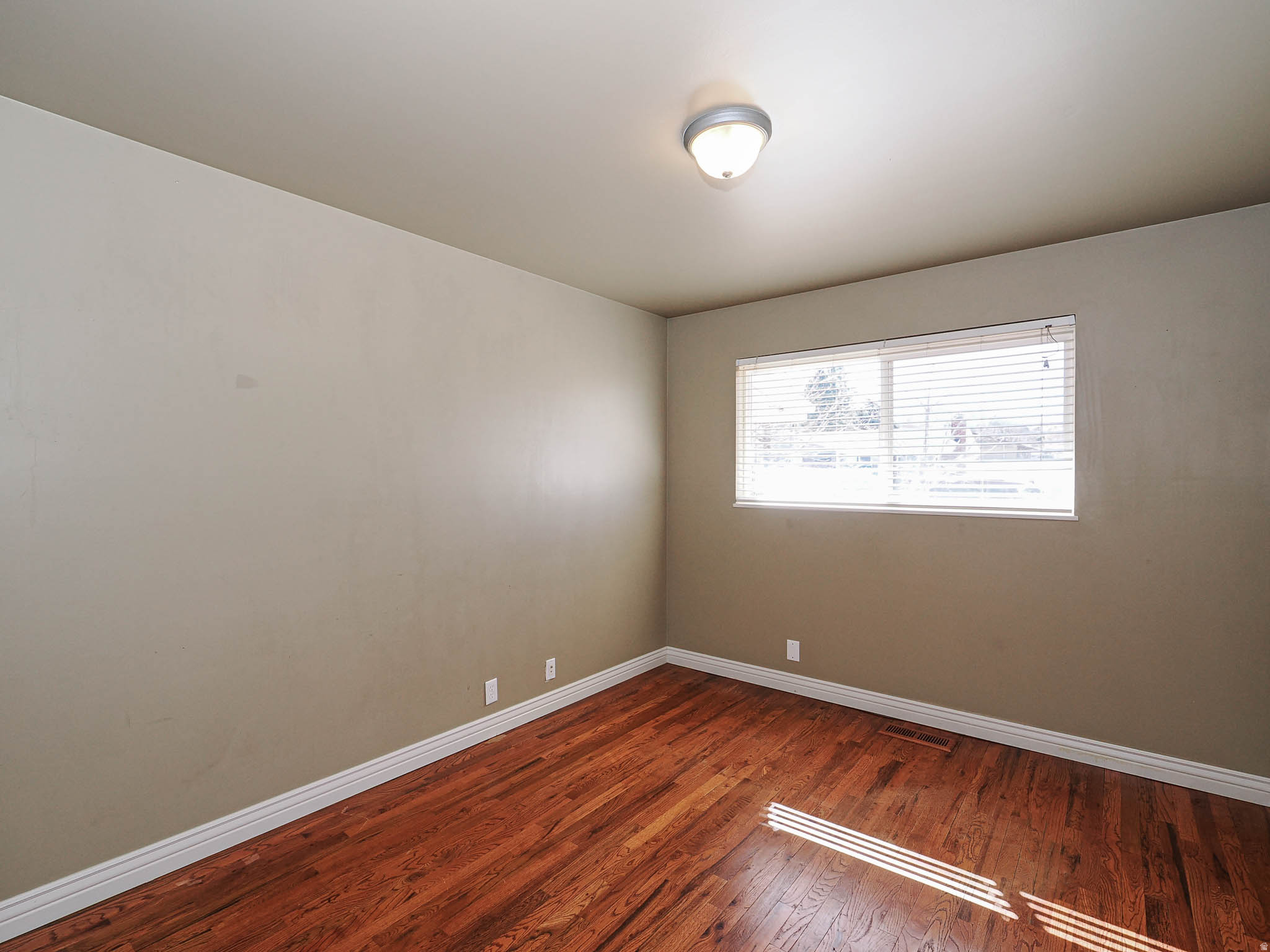 COUNTRY MANOR SUB NO - Residential